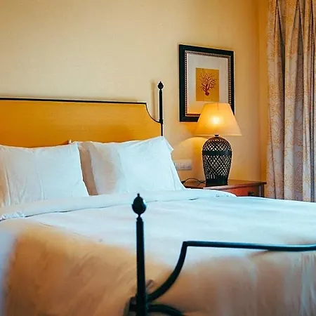 Olhos De Agua Sleeps 4 Apartment *