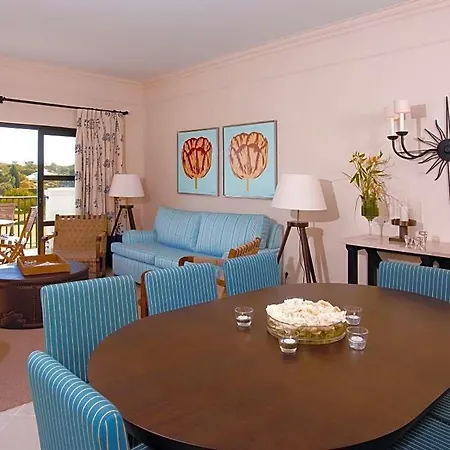 Apartment Olhos De Agua Sleeps 4
