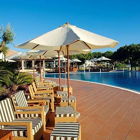 Olhos De Agua Sleeps 4 Apartment *
