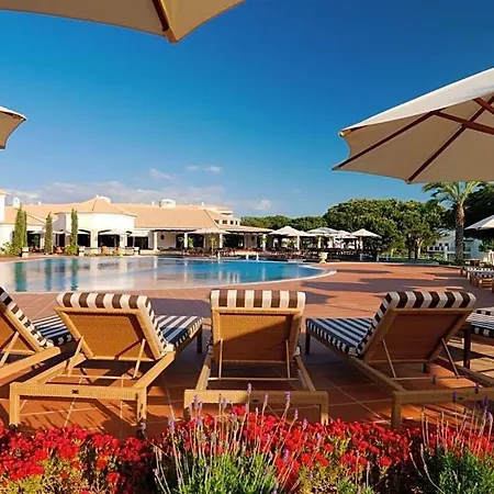 Olhos De Agua Sleeps 4 Apartment